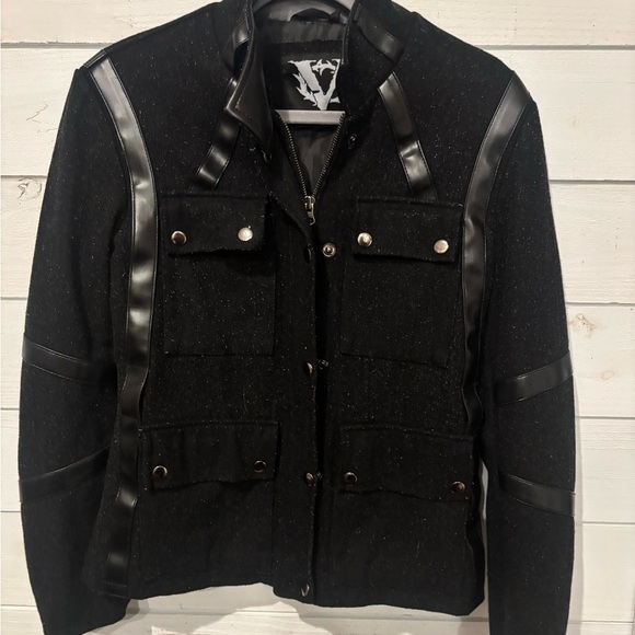 Black Utility Jacket with Military-Inspired Design in size small - Picture 8 of 15
